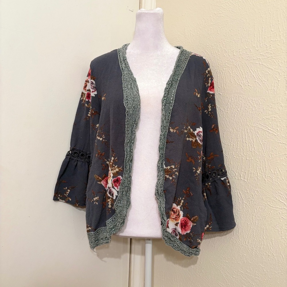 Ecowish XXL Gray Floral Open Front Cardigan Crochet Trim Bell Sleeve Kimono